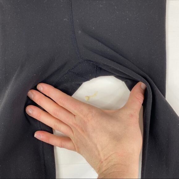 Ivivva Lululemon cropped black leggings with gray waist band - Picture 3 of 6